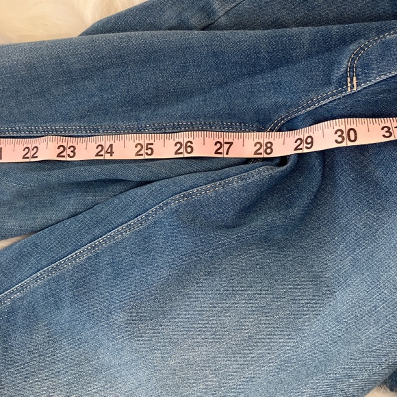 Nygard Luxe Denim Light Wash Jegging Jeans - Picture 12 of 12